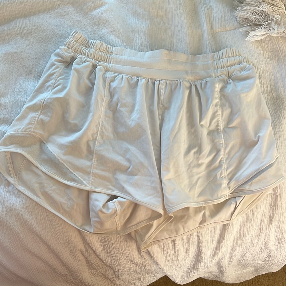 White lulu shorts 4 inch